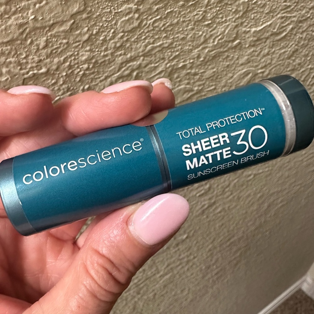 NWT COLORESCIENCE Total Protection Sheer Matte 30 Sunscreen Brush